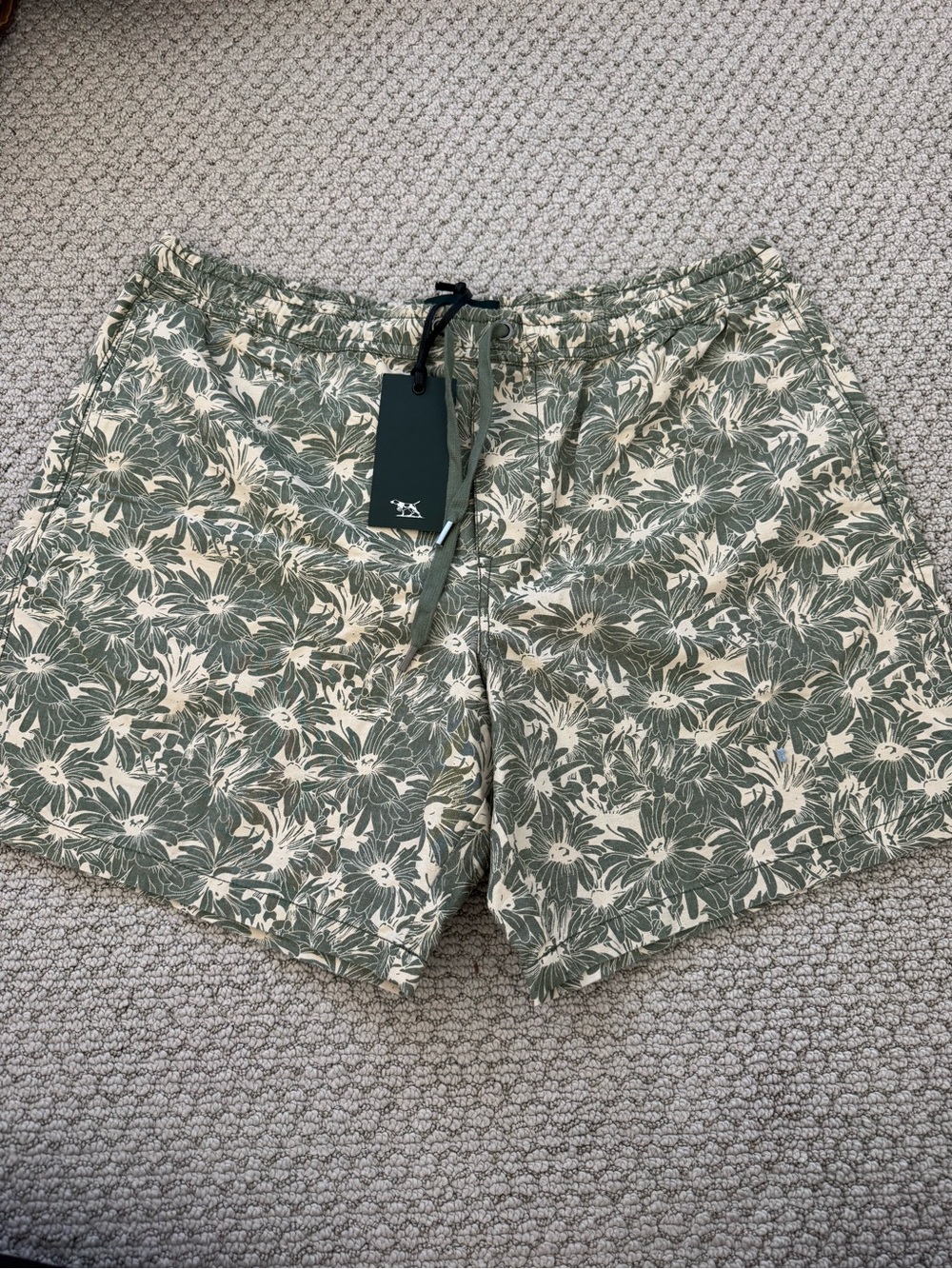 NWT Rodd & Gunn Main Beach cotton Drawstring Shorts w/ retro daisy floral print